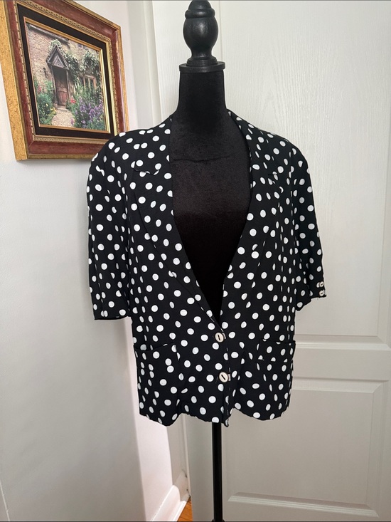 Unbranded Tops - Buy 2 for 20$ ✌🏻Vintage Polka Dot Short-Sleeve Blouse - Black/White